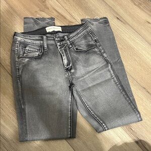 Trendy Women's Skinny Jeans in Gray